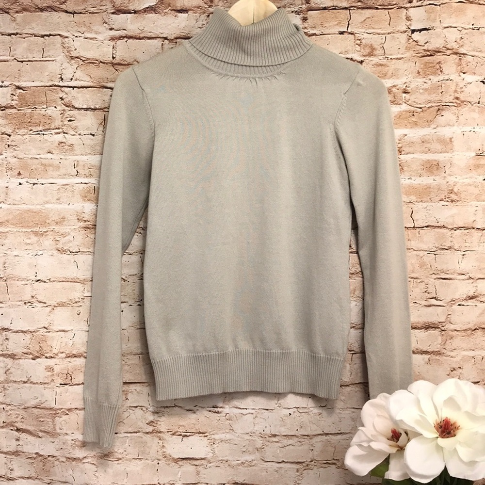 FOREVER 21 TURTLENECK SWEATER